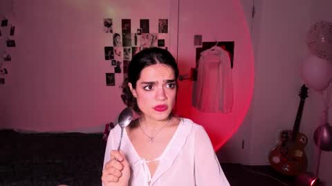 Snapshot of nightfloatt chatting on November 3, 8:43 pm Daisy online show from November 3, 8:43 pm