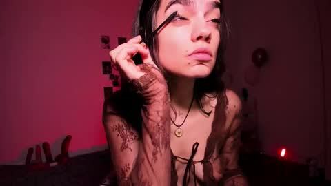 Snapshot of nightfloatt chatting on November 21, 10:03 am Daisy online show from November 21, 10:03 am