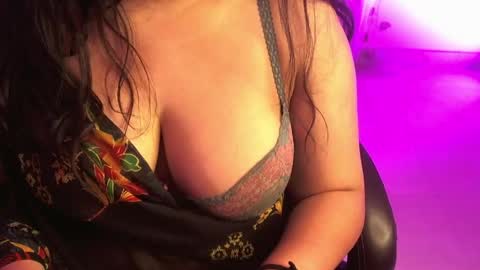 nightqueen107446 online show from March 12, 4:29 am