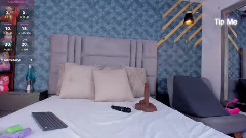 NiiaMoore online show from September 29, 8:46 pm