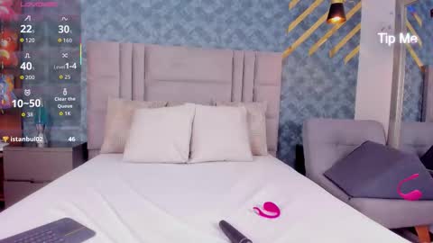 NiiaMoore online show from October 16, 6:53 pm