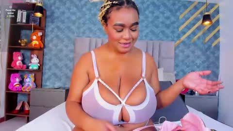 NiiaMoore online show from May 11, 7:44 pm
