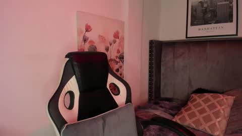 Snapshot of niick_twink chatting on December 15, 8:02 pm niick_twink online show from December 15, 8:02 pm