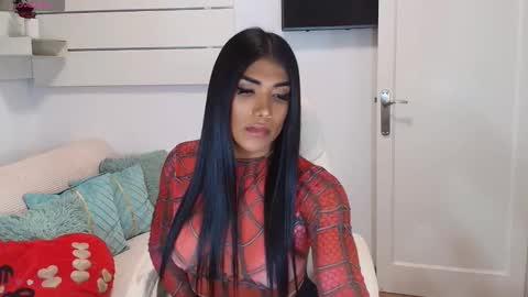 Nicolle Bustamante online show from October 10, 2:43 am