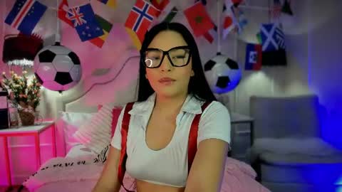 Snapshot of niicole_garnerr chatting on July 16, 4:46 pm nicole online show from July 16, 4:46 pm