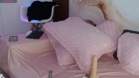 Snapshot of nika_belov chatting on June 24, 11:31 am NIKA online show from June 24, 11:31 am