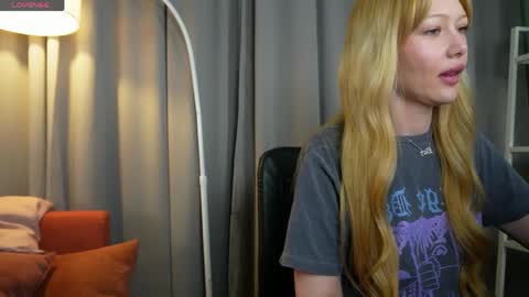 Snapshot of nika_dream_ chatting on May 18, 9:09 pm LIana online show from May 18, 9:09 pm
