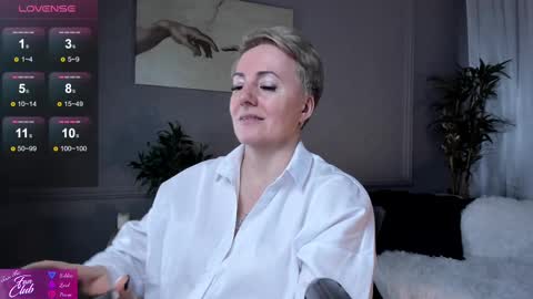 Snapshot of nika_smit chatting on February 22, 11:24 am Nika online show from February 22, 11:24 am