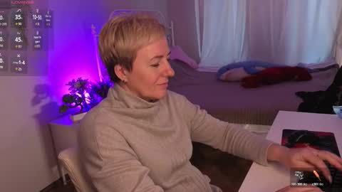 Snapshot of nika_smit chatting on October 5, 5:50 am Nika online show from October 5, 5:50 am