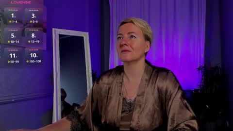 Snapshot of nika_smit chatting on October 24, 5:04 am Nika online show from October 24, 5:04 am