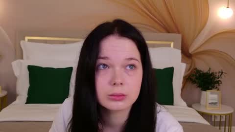 Snapshot of nikaflowers chatting on June 22, 2:13 am Nika online show from June 22, 2:13 am