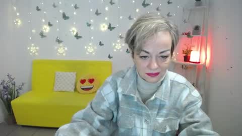 Snapshot of nikamayu chatting on April 20, 5:10 am Nika online show from April 20, 5:10 am