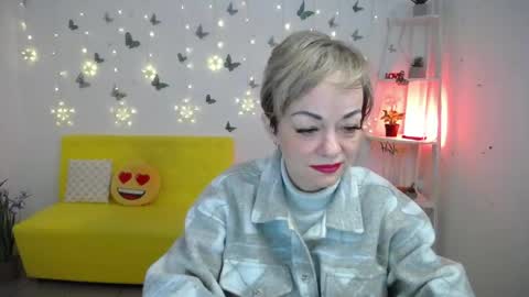 Snapshot of nikamayu chatting on May 5, 5:26 am Nika online show from May 5, 5:26 am