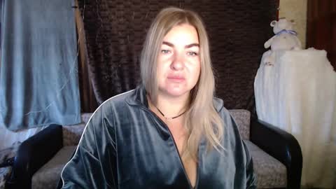 Snapshot of nikaskylink chatting on October 14, 3:40 am Nika online show from October 14, 3:40 am