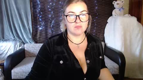 Snapshot of nikaskylink chatting on October 24, 4:20 am Nika online show from October 24, 4:20 am