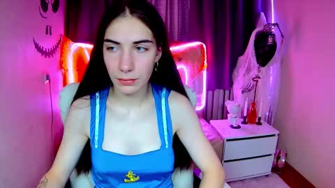 nikastarkk online show from October 17, 7:55 am