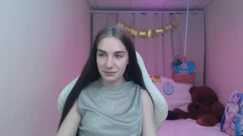 nikastarkk online show from April 13, 6:57 pm