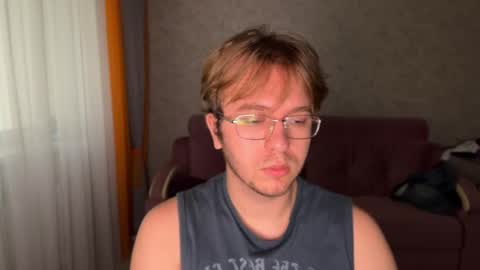 Snapshot of nikceline chatting on December 4, 7:17 am Celine online show from December 4, 7:17 am