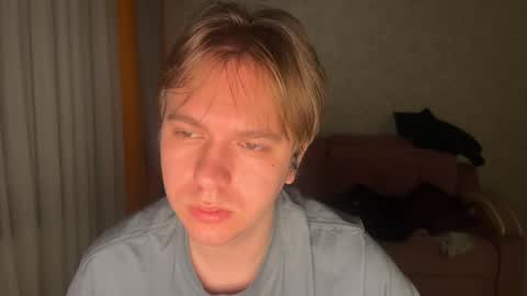 Snapshot of nikceline chatting on December 17, 3:23 am Celine online show from December 17, 3:23 am