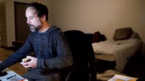 Snapshot of nikejude56 chatting on November 27, 6:37 am Nike Jude online show from November 27, 6:37 am