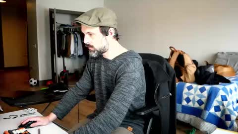 Snapshot of nikejude56 chatting on December 2, 4:46 pm Nike Jude online show from December 2, 4:46 pm