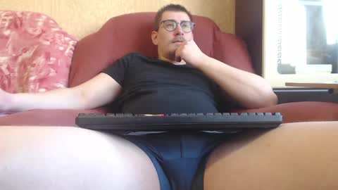 Snapshot of nikes96 chatting on February 17, 8:19 am meineliebhe797 online show from February 17, 8:19 am