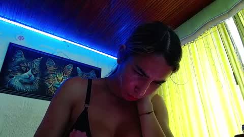 Snapshot of niki_1998 chatting on January 7, 4:37 pm Natalia online show from January 7, 4:37 pm