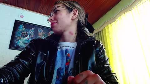 Snapshot of niki_1998 chatting on February 3, 6:07 pm Natalia online show from February 3, 6:07 pm