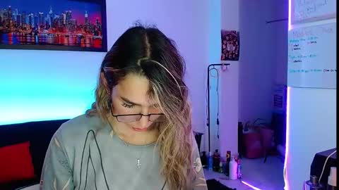 Snapshot of niki_1998 chatting on September 22, 8:44 pm Natalia online show from September 22, 8:44 pm