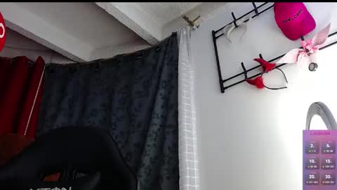 Snapshot of niki_1998 chatting on May 26, 12:50 am Natalia online show from May 26, 12:50 am