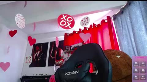 Snapshot of niki_1998 chatting on June 25, 3:49 pm Natalia online show from June 25, 3:49 pm