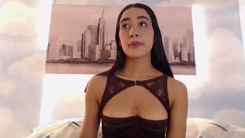Snapshot of nikibrice chatting on July 5, 2:07 am online show from July 5, 2:07 am