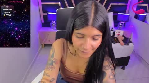 Snapshot of nikibryce_ chatting on January 29, 11:14 pm Niki online show from January 29, 11:14 pm