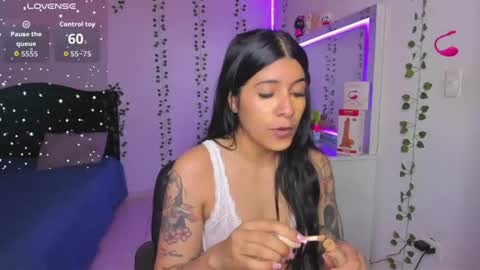 Snapshot of nikibryce_ chatting on June 12, 1:04 am Niki online show from June 12, 1:04 am