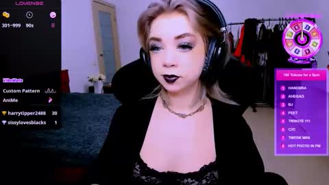 nikigoddesss online show from April 11, 2:38 am