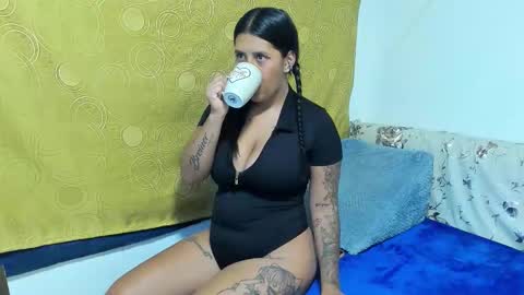 Snapshot of nikitaa20 chatting on October 24, 9:38 am nikita online show from October 24, 9:38 am