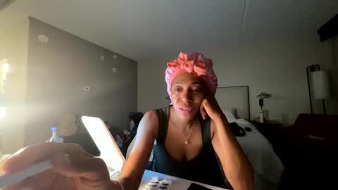 nikki17945 online show from March 9, 8:40 am