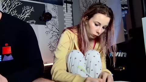 Snapshot of nikki7377 chatting on March 4, 5:53 am nikki7377 online show from March 4, 5:53 am