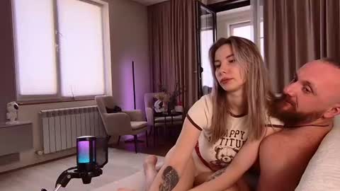 nikki7377 online show from June 24, 3:38 am
