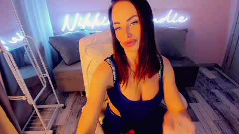 nikki_blondiee online show from January 3, 10:20 am