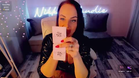 nikki_blondiee online show from February 13, 7:56 am