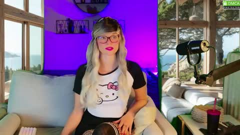 Snapshot of nikki_goldberg chatting on September 21, 9:44 am Kitty Chatte online show from September 21, 9:44 am