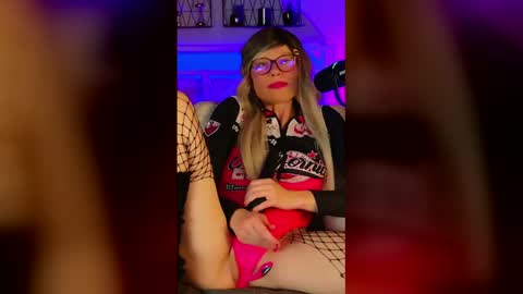 Kitty Chatte online show from May 21, 8:27 pm