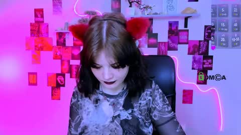 nikki_kiss_ online show from May 13, 9:06 am