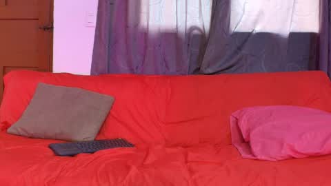 Snapshot of nikki_uwu chatting on May 13, 7:55 pm nikki_uwu online show from May 13, 7:55 pm