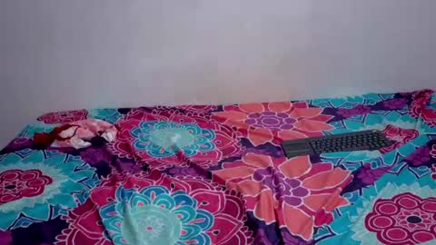 Snapshot of nikki_uwu chatting on June 11, 12:32 am nikki_uwu online show from June 11, 12:32 am