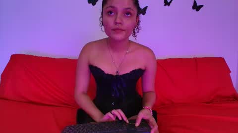 Snapshot of nikki_uwu chatting on June 14, 8:00 pm nikki_uwu online show from June 14, 8:00 pm