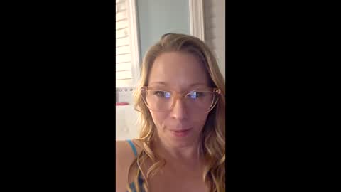 nikkib653466 online show from February 25, 3:05 am