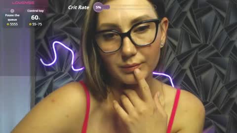 nikkikiss___ online show from May 10, 5:29 pm