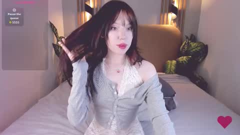 Snapshot of nikkimiltons chatting on December 17, 3:51 pm Nikki online show from December 17, 3:51 pm